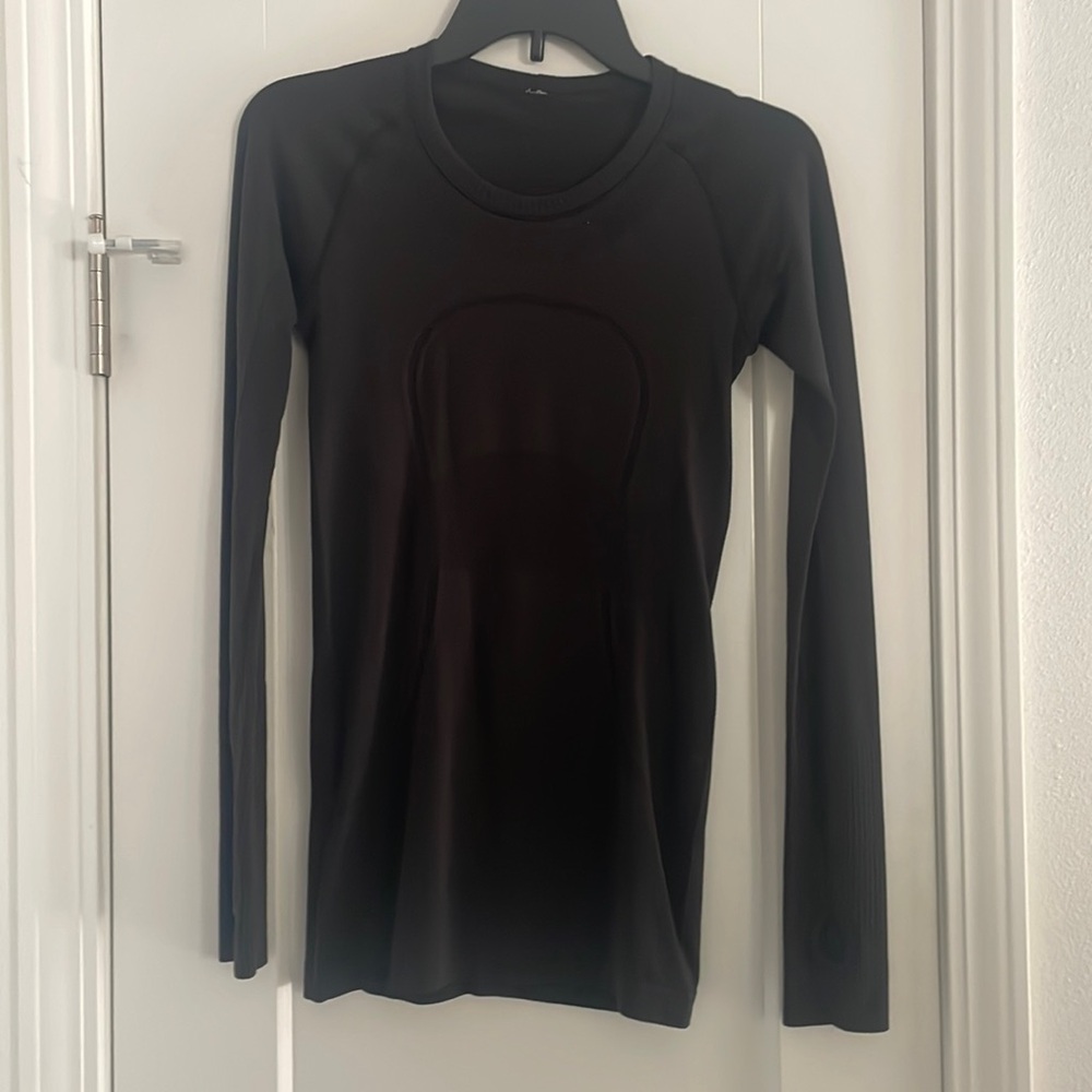 Black Lululemon Swiftly Tech Longsleeve - Size 4